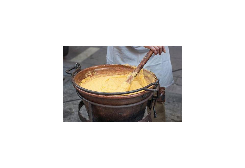 Dalla Cucina Contadina alle Tavole Gourmet: Il Viaggio della Polenta