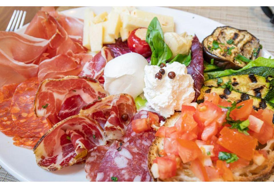 Scopri i 10 Migliori Salumi che Devi Assolutamente Provare in Italia